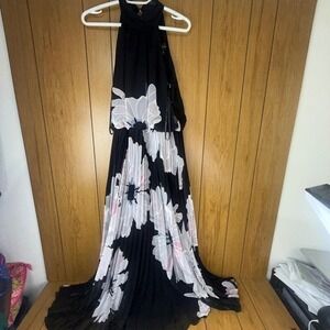 Betsy Adam Black Floral Pleated Halter Maxi Dress Size 10 made in Usa